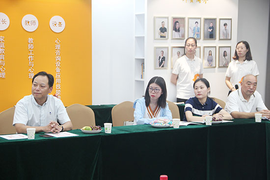 某市衛(wèi)健委領導組“走進心悅靈”參觀交流